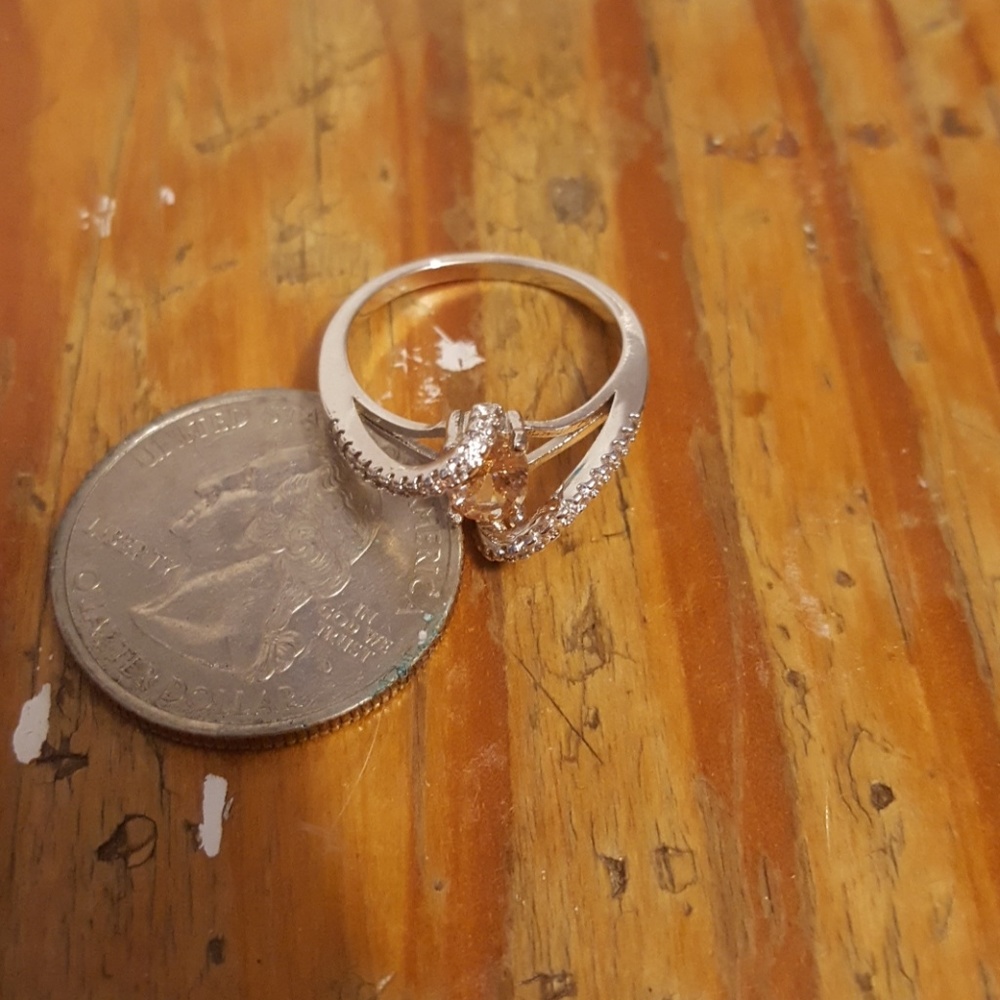 Beautiful ring - Picture 2 of 2